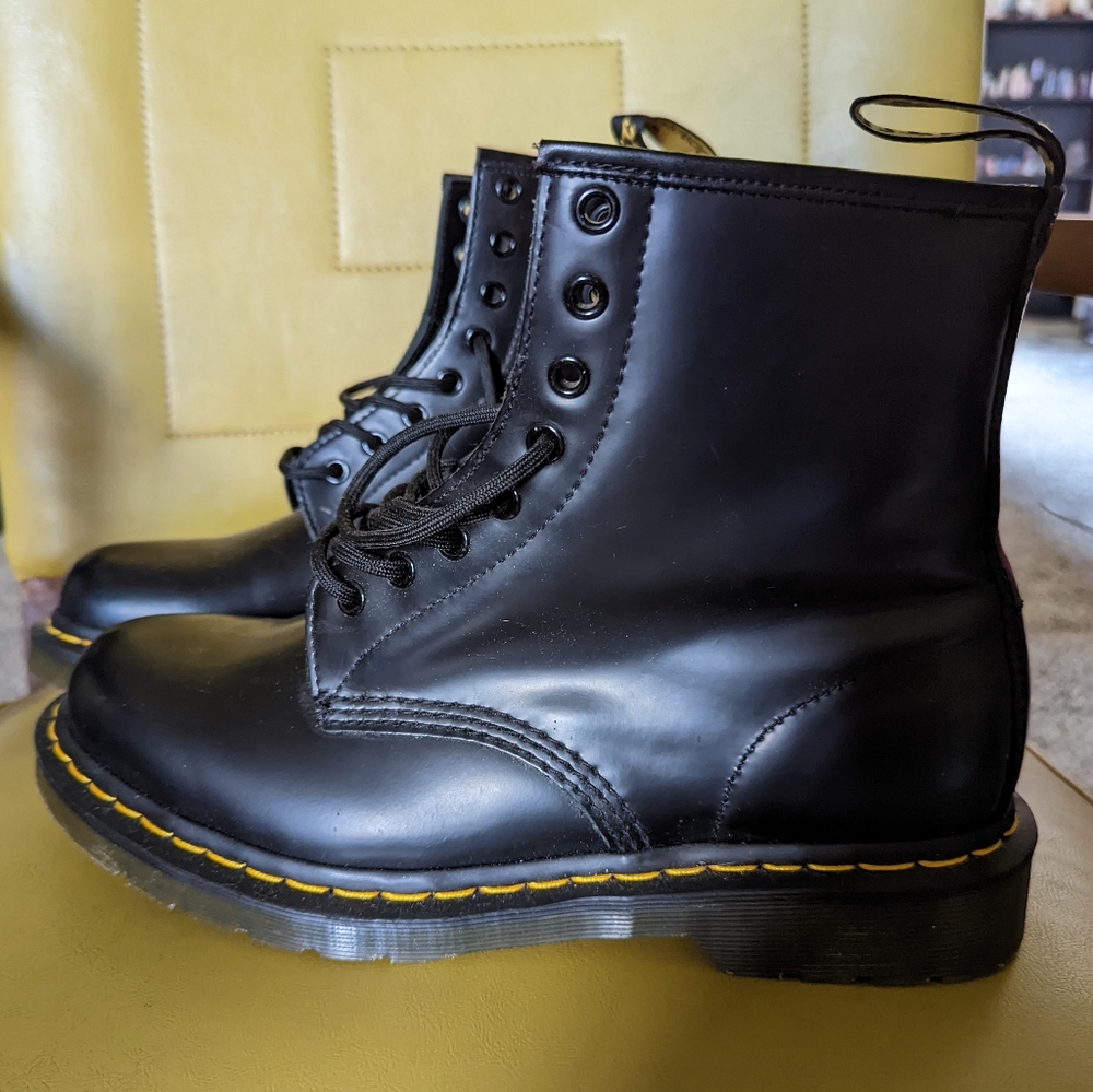Dr Martens 1460 women size 10 men size 9   barely worn